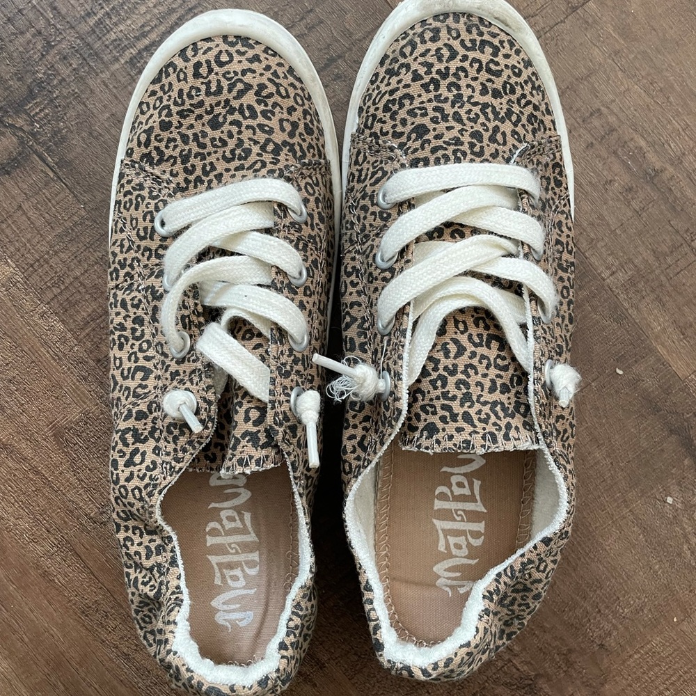 Women’s shoes size 7